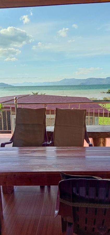 Toba Sunset Bed & Breakfast ตุกตุก ภายนอก รูปภาพ