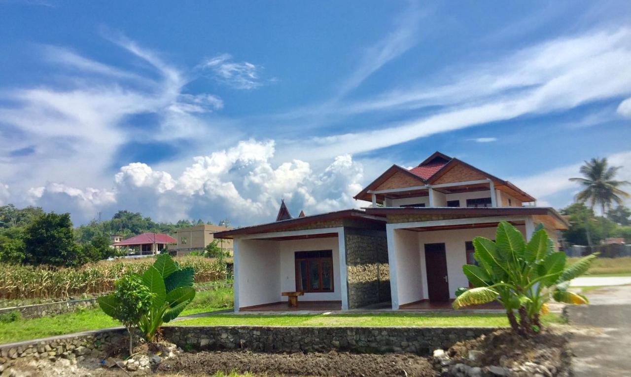 Toba Sunset Bed & Breakfast ตุกตุก ภายนอก รูปภาพ